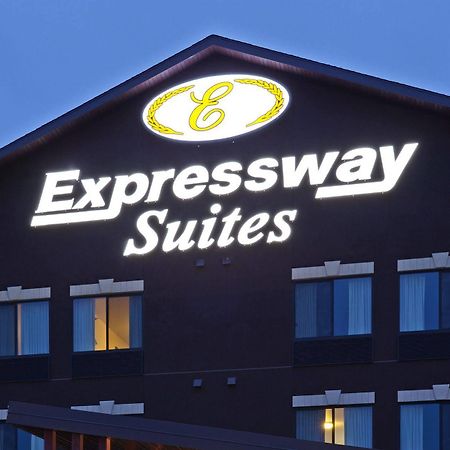 Grand Forks Lodge And Suites Экстерьер фото