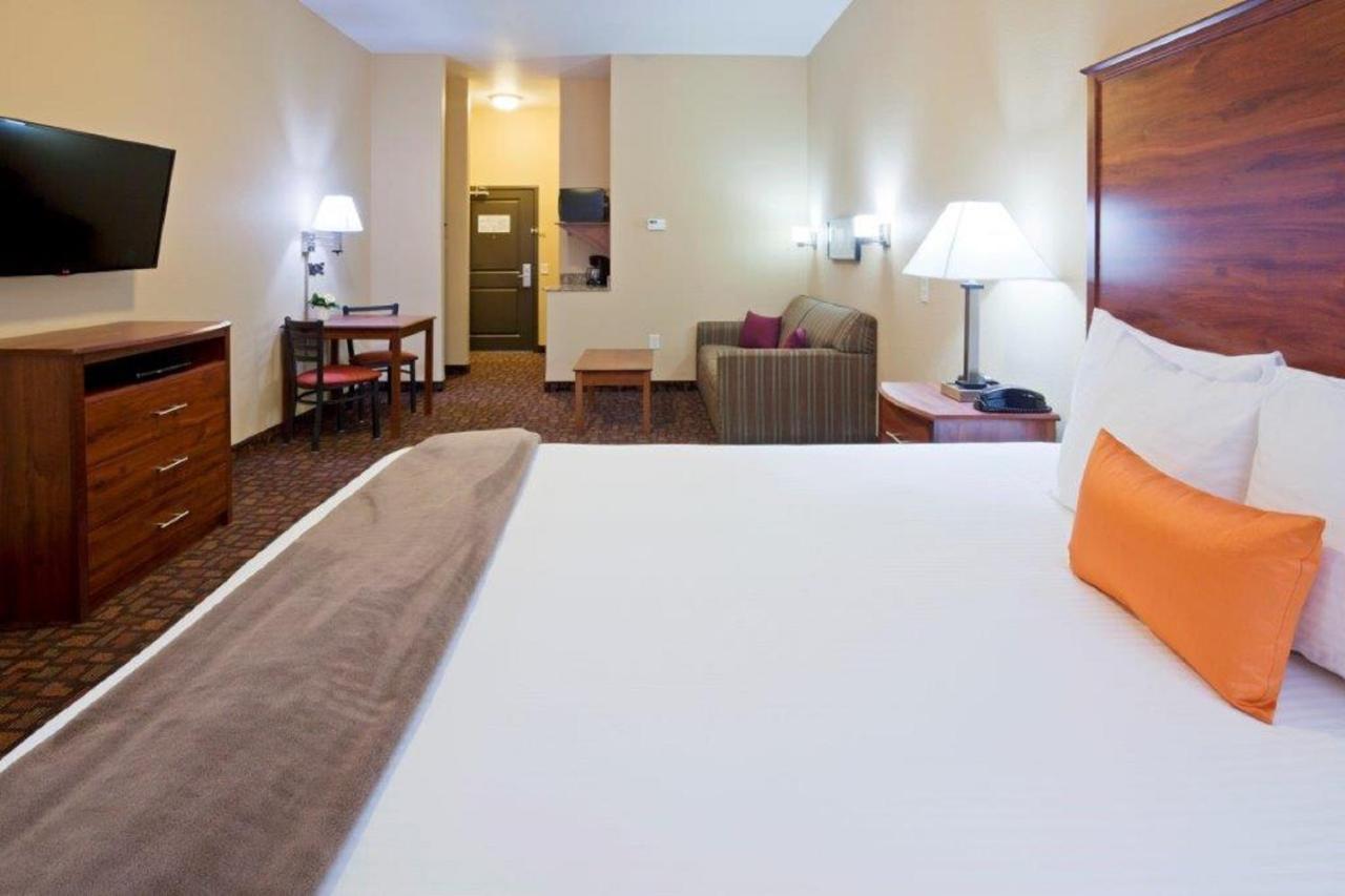 Grand Forks Lodge And Suites Экстерьер фото