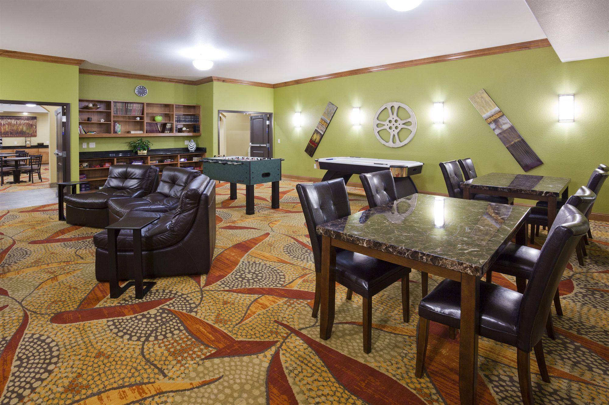 Grand Forks Lodge And Suites Экстерьер фото