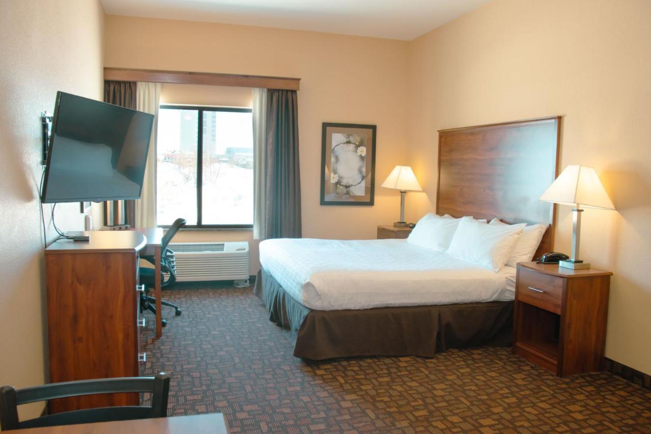 Grand Forks Lodge And Suites Экстерьер фото