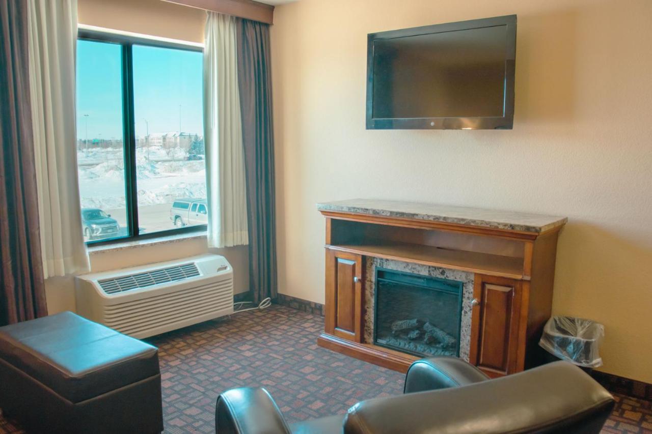 Grand Forks Lodge And Suites Экстерьер фото